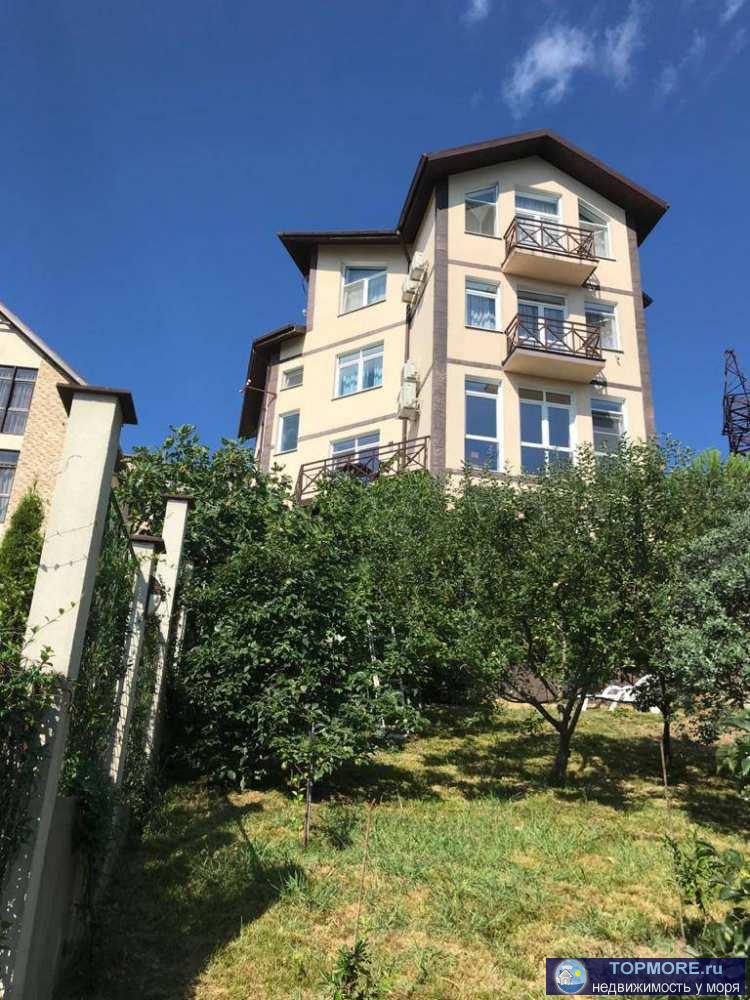 Лот № 158418.    Прекрасный трех этажный дом на Высокогорной с видом на горы и море.     В данной локации находятся,...