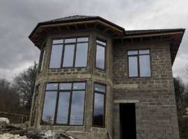 Продаётся дом  160 кв.м.  с. Ахштырь, пер. Садовый 
Участок 5,3...