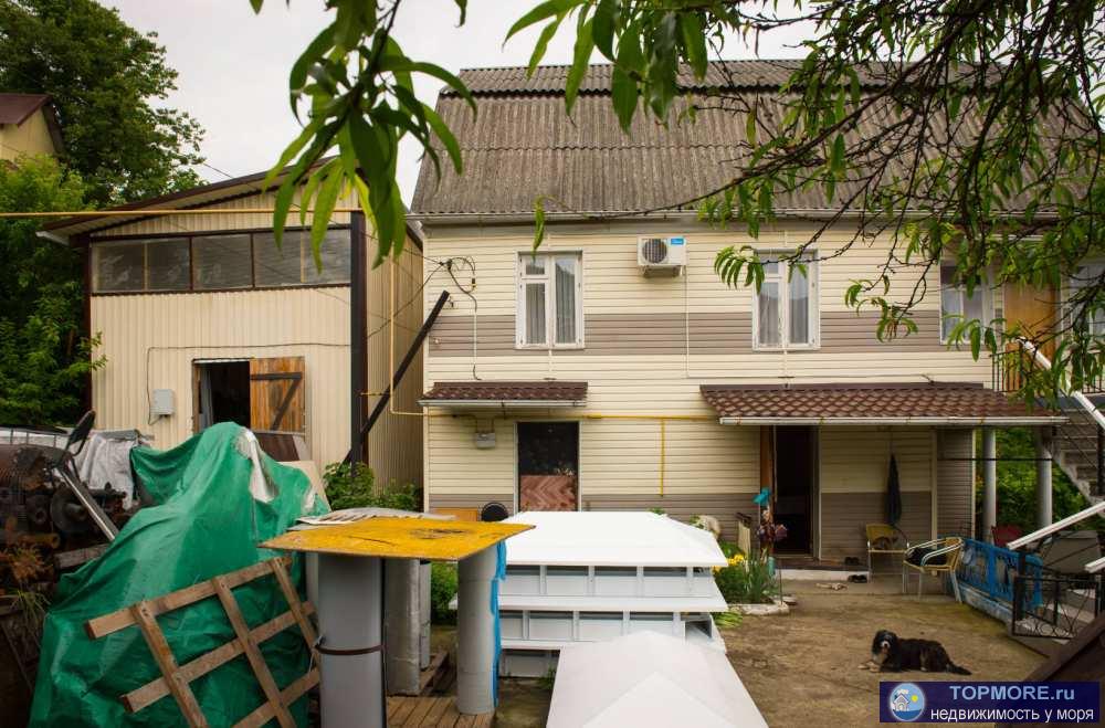 Срочно продаю дом в центральном районе г. Сочи. Дом 100 м2, с ремонтом, 8 комнат, кухня, центральные коммуникации,... - 1