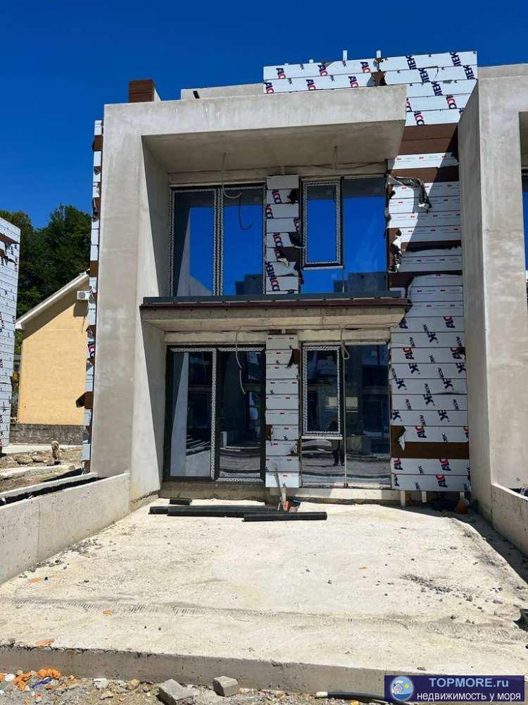 Продажа / Дома и коттеджи, Сочи, Петрозаводская улица, 34 500 000 р. Продается таун-хаус в кп Солнечные сады. 2 этажа. В доме свободная планировка, что дает возможность распланировать...