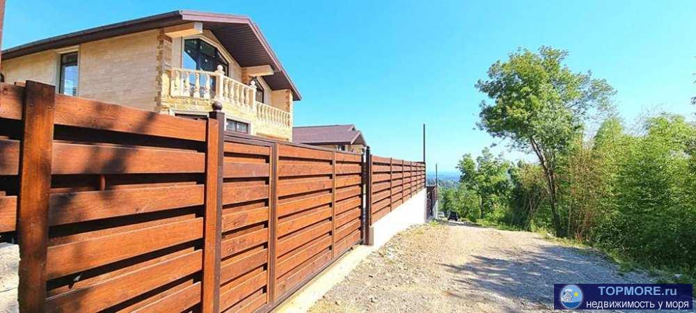 В продаже дом в Адлерском районе пос. Черешня в месте с ровным рельефом и частной застройкой.  Коттедж площадью 140... - 2