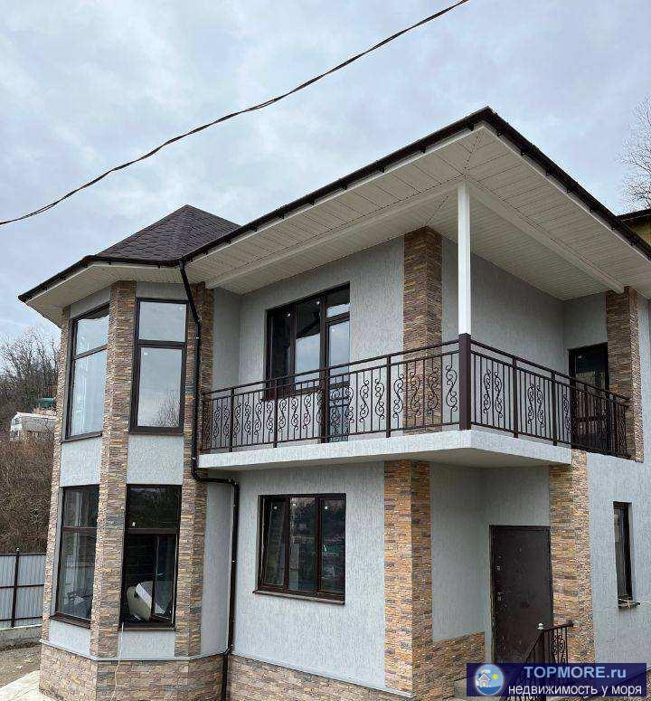 Продаю дом в центральном районе г. Сочи. С большим балконом, на 2 комнаты. 2 санузла, просторная кухня-гостиная. Из...