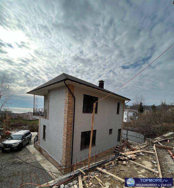 Продаю дом в центральном районе г. Сочи. С большим балконом, на 2 комнаты. 2 санузла, просторная кухня-гостиная. Из... - 1