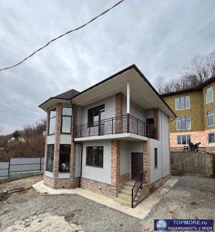 Продаю дом в центральном районе г. Сочи. С большим балконом, на 2 комнаты. 2 санузла, просторная кухня-гостиная. Из... - 2