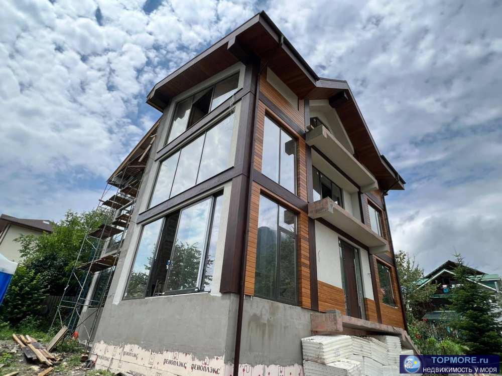 Предлагаю к продаже красивый 3-этажный таунхаус, общей площадью 200 м2 в стиле шале, с шикарными видами на горы, в... - 1