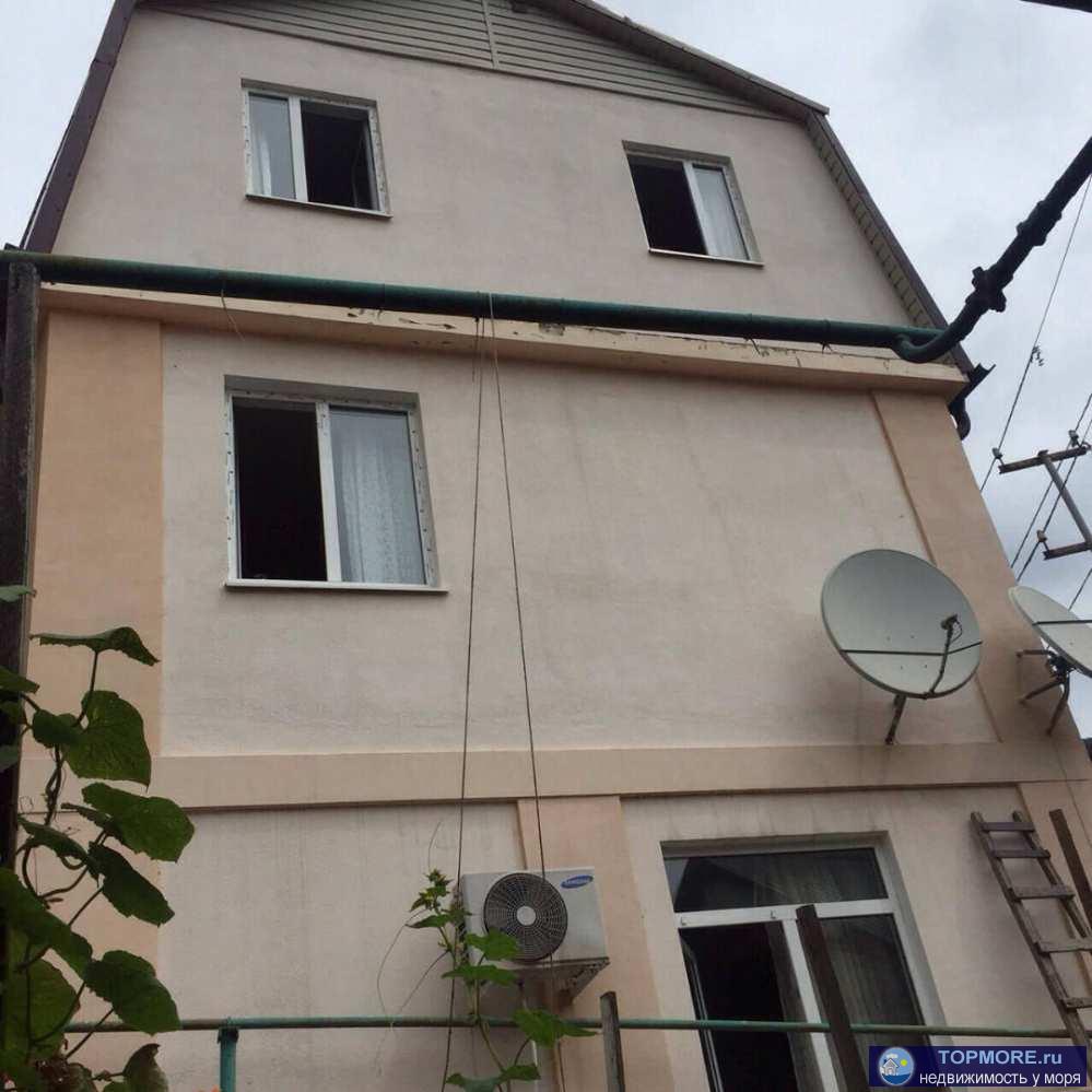Продается 3-этажный дом в центре Сочи, на ксм, тихом, зеленом районе рядом с горами и рекой Сочи.  Дом площадью 260... - 2