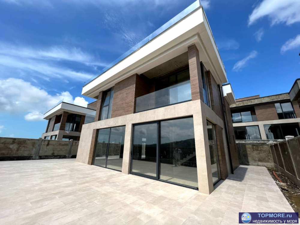 Коттеджный посёлок «Rich&Rich» состоит из 5 домов, выполненных в едином архитектурном стиле. Авторская архитектура...