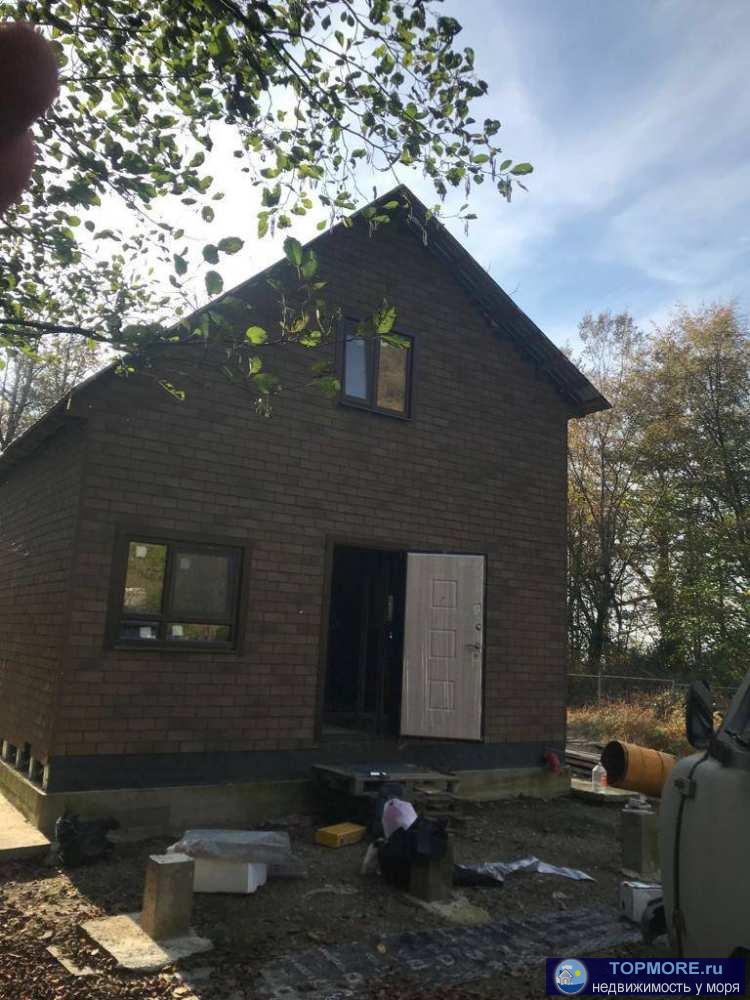 Продаю дачный домик в лесу окруженный нетронутой природой, рядом два горных озера, родник.  Есть соседи и жить можно...