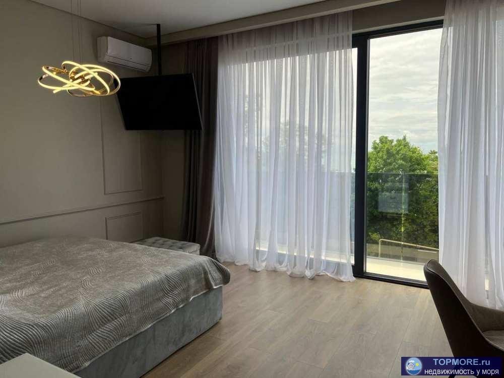 Продаю дом с прямым видом на море! Дом расположен в дали от городской суеты, в нескольких метрах остановка... - 2