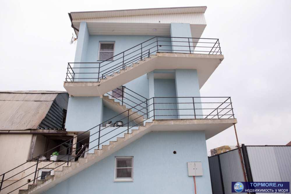 Лот № 157397. Продаю шикарный дом с участком 5 соток в Адлере. Дом выдержан в классическом стиле. На участке два... - 1