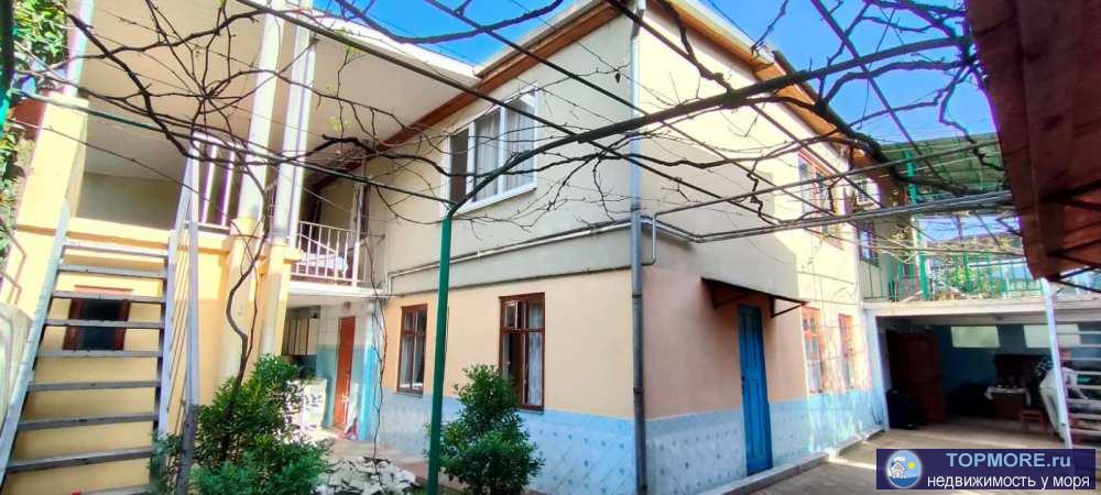 Лот № 157016. Продается дом с участком, все в собственности. На участке помимо дома площадью 172 м2 имеется коттедж...