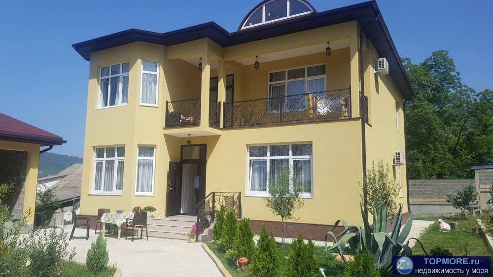 Продаю дом +второй как гостевой на участке 17 соток.  Торг