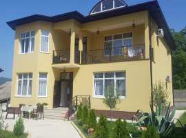 Продаю дом +второй как гостевой на участке 17 соток.
Торг