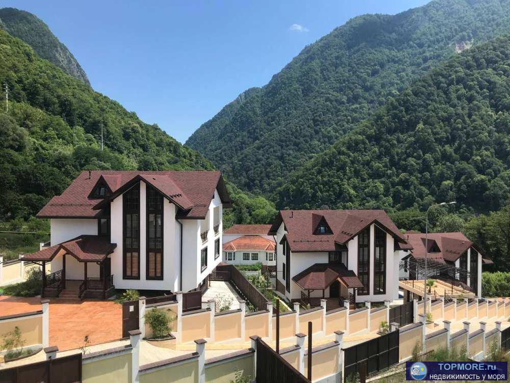 Продается уникальный дом который расположился ровно посередине между Олимпийским парком и горнолыжным курортом... - 1