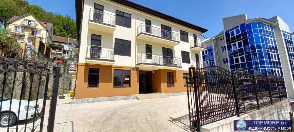 Лот № 163977. Срочная продажа квартиры в Сочи, в Дагомысе, по адресу: квартал Успенка 2/13.  Квартира находится на...