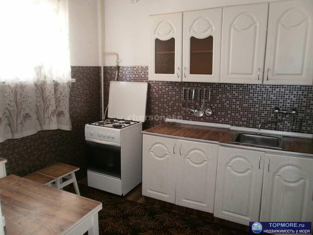 Предлагается к продаже хорошая однокомнатная квартира в самом лучшем Гагаринском районе.  Планировка: комната, кухня,...