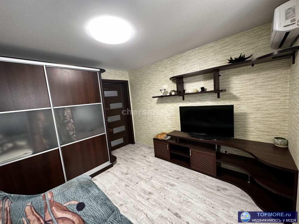  Продаётся просторная, светлая  двухкомнатная квартира на Северной стороне Севастополя по супер выгодной цене общей... - 2