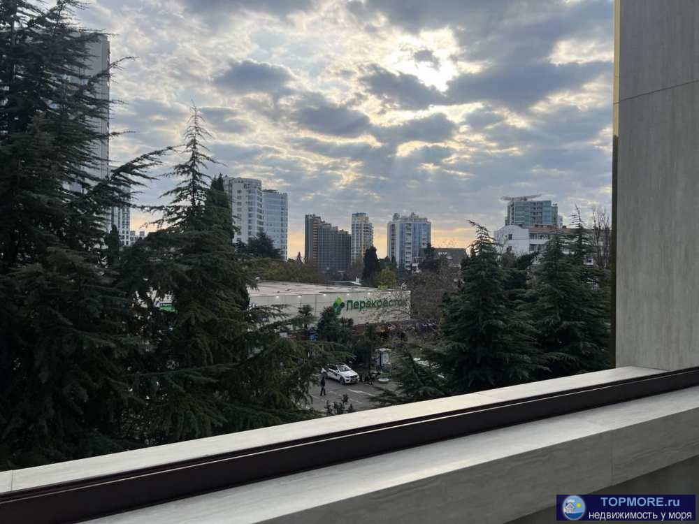 Лот № 164730. Продается просторная квартира в центре Сочи у моря. Общая площадь - 132,4 м2, черновая отделка.   ак...