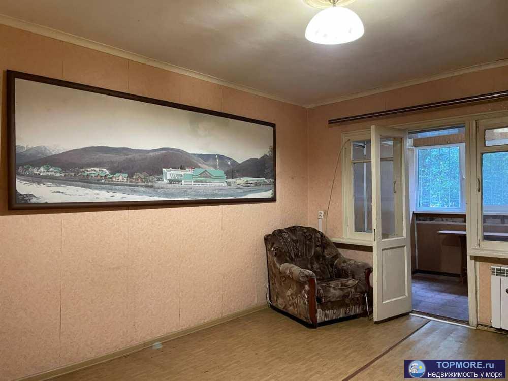 Лот № 164222. Продам светлую теплую квартиру в центре Адлера. Рядом остановка рудн и санаторий Южное взморье.  До... - 1