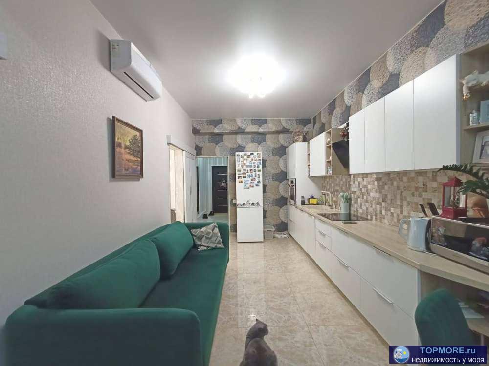 Лот № 165179. Продается квартира в центре Адлера. Высокий первый этаж. Евро трехкомнатная: большая кухня гостиная,... - 1