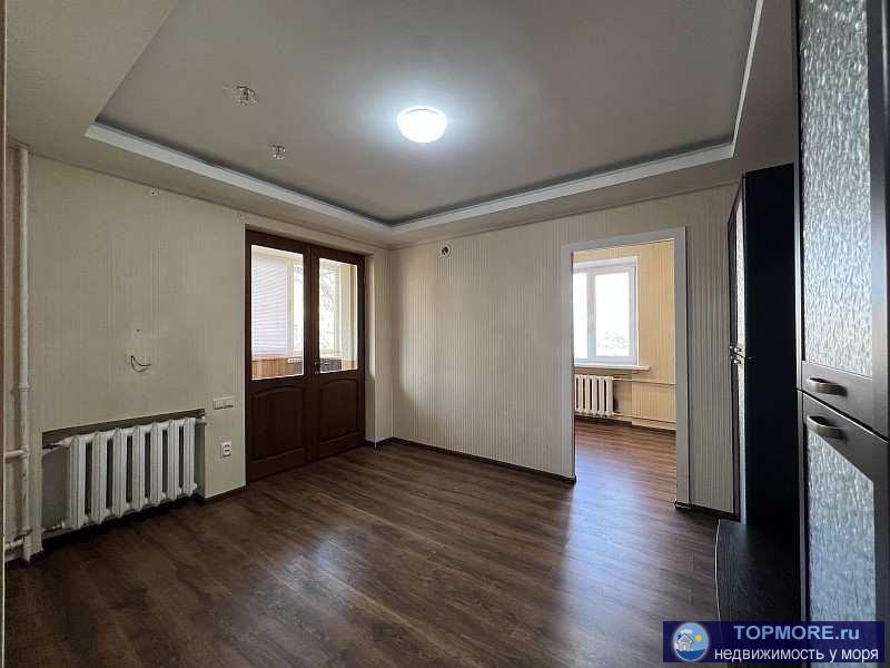 Продаётся компактная 1-но комнатная квартира в самом сердце Севастополя!  Дом расположен очень удобно, на утопающей в...