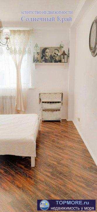Продаётся 2-х комнатная квартира в курортном центре Анапы. 55 кв.м.  В квартире сделан дизайнерский ремонт.  2...