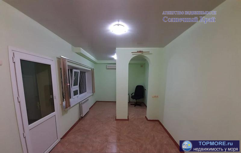 Продаётся 2-х комнатная квартира в курортном центре Анапы. 60 кв.м. Индивидуальное газовое отопление. Большая...