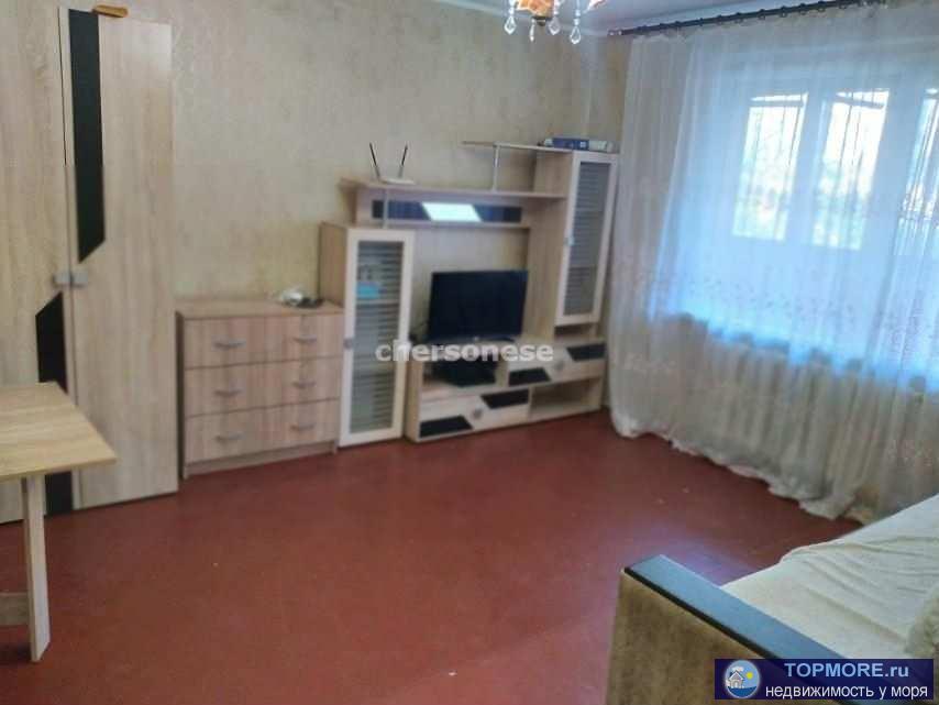 Предлагается к продаже просторная, двухкомнатная квартира в центре Гагаринского района с развитой инфраструктурой....