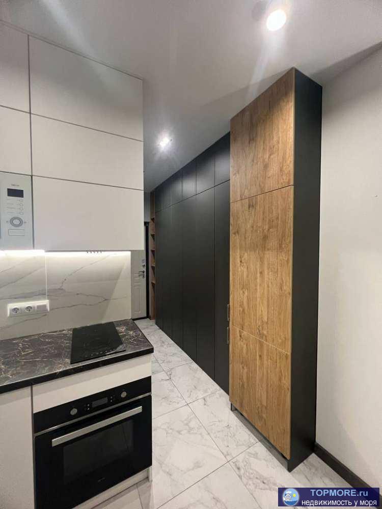 Лот № 165902. Продам квартиру с дизайнерским ремонтом в Сочи, центр, ул. Лысая гора.  В квартире площадью 33,5 м2...