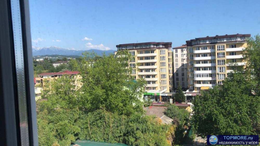 Лот № 167388. Продается квартира в Адлере площадью 34 м2. Внутри выполнен дизайнерский ремонт, укомплектована дорогой... - 2