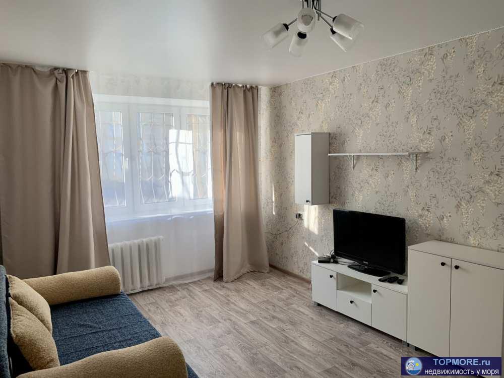 Продам 1-к квартиру со свежим ремонтом 31,6  кв.м., 1/5 эт., ул. Гарнаева 66, Феодосия. Высокий 1 этаж, квартира...