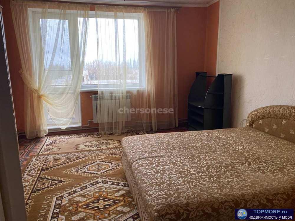 Предлагается к продаже двухкомнатная квартира в Крыму, г. Армянск  О квартире:  Квартира находится рядом с сквером....