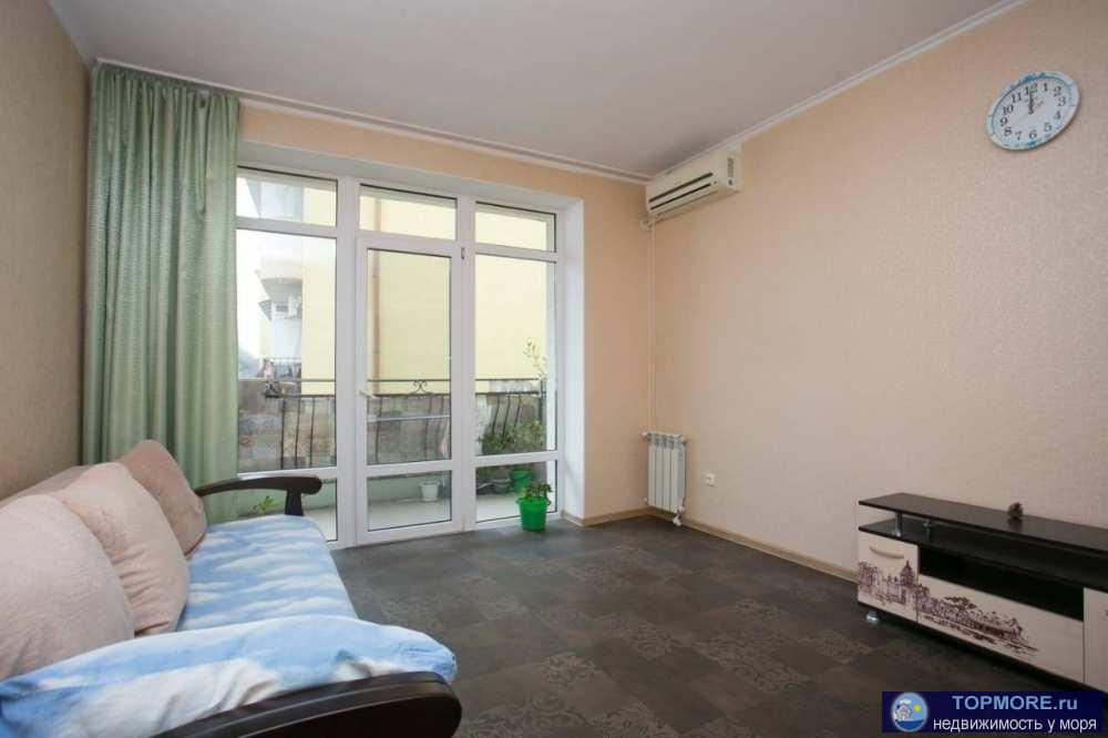 Лот № 168149. Прекрасная однокомнатная квартира с большой кухней и прихожей в Адлере.     В доме статус квартира,... - 1