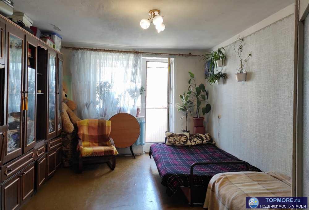 В продаже отличная солнечная "чешка" по ул.Тараса Шевченко 39.  В квартире сделан косметический ремонт,...