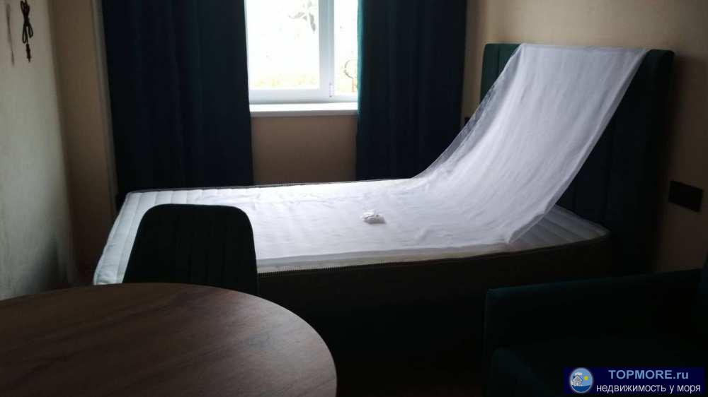 Лот № 168741. Продам апартамент на 2-м этаже в центре с прекрасным видом на реку.Студия с ремонтом, мебелью и... - 1