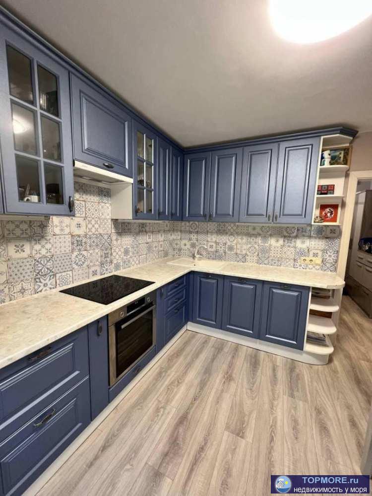 Лот № 168684. Продаётся отличная двухкомнатная квартира в доме бизнес класса, в спальном районе, в окружении зелени,...