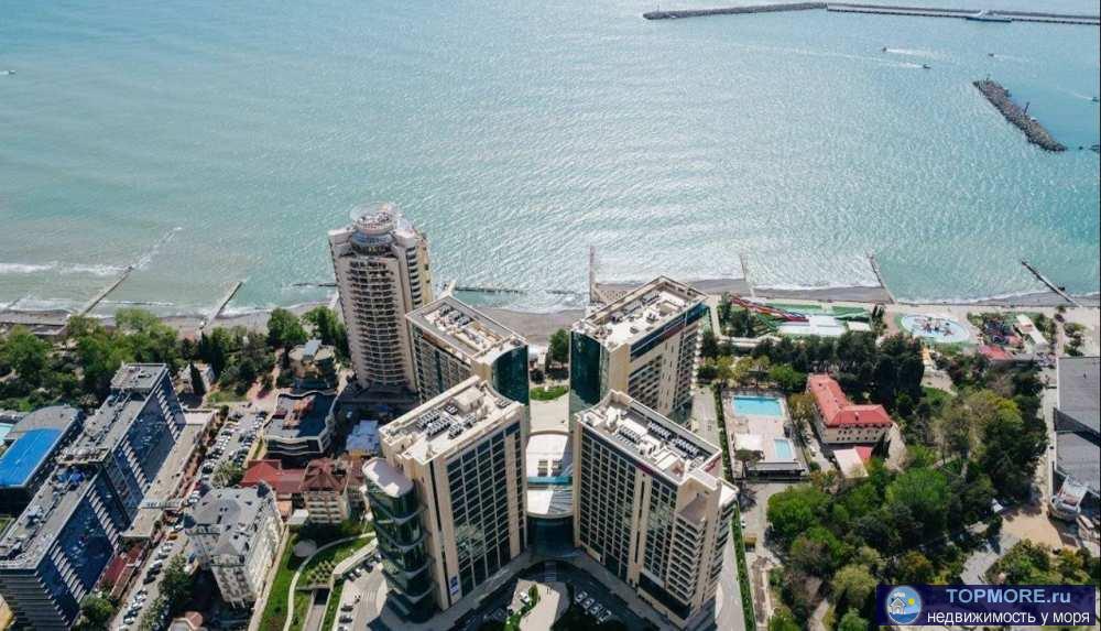 Лот № 169386. К продаже представлены просторные апартаменты в современном отеле в центре Сочи на берегу моря площадью...