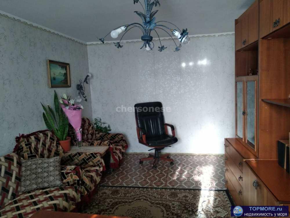 Продается трехкомнатная квартира в Казачьей бухте, Гагаринский район.  Удобная планировка с просторными комнатами....