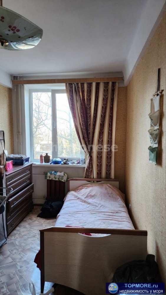 Продается 3-х комнатная квартира в Ленинском районе на улице Хрусталева.   Центральное отопление, газ, колонка.... - 2