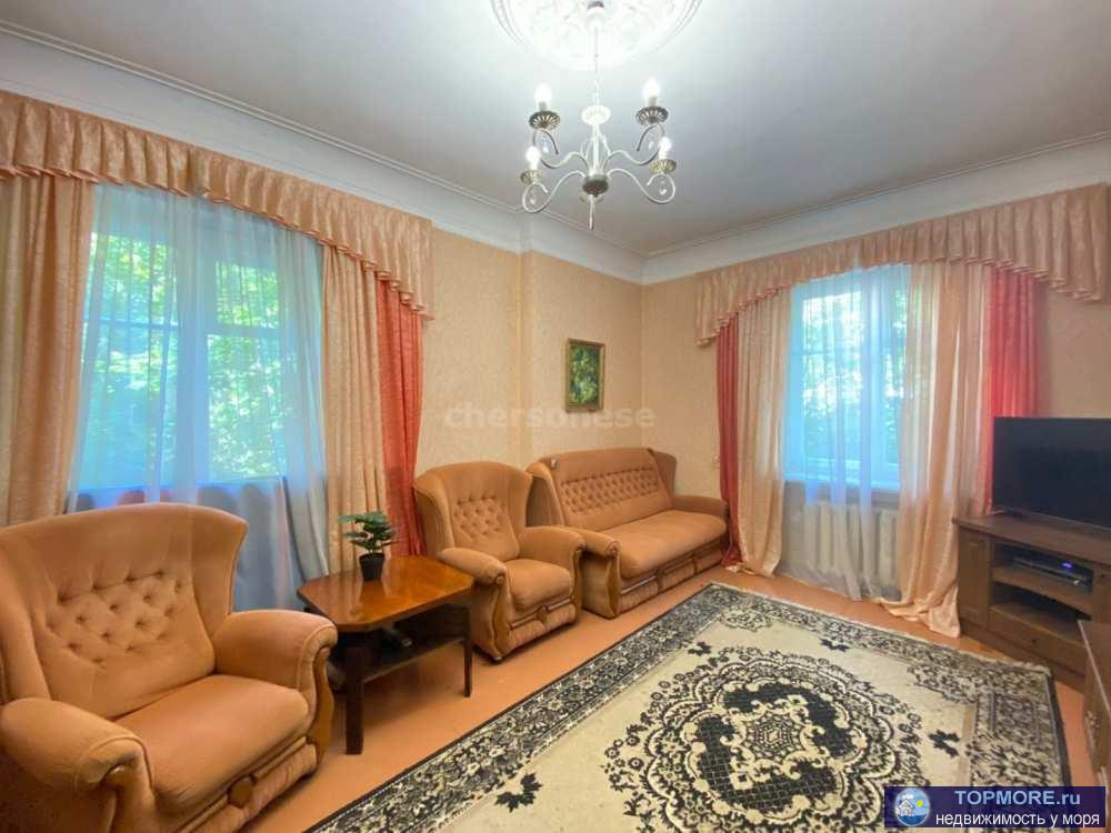 В продаже двухкомнатная квартира в самом центре г. Севастополя.  Важно: шикарная локация в историческом центре города...