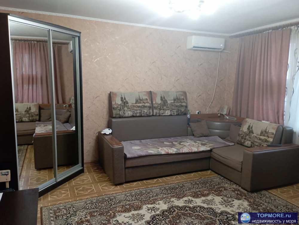 Продажа / Квартиры, Севастополь, Громова улица, 7 500 000 р. Продается уютная квартира со встроенной кухней( делали на заказ), на Северной стороне города. Квартира оснащена...