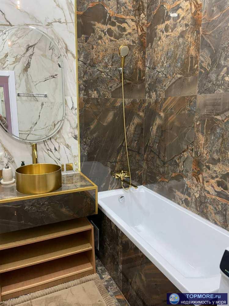 Лот № 169280. Роскошная квартира с дизайнерским ремонтом, с балкона вид на горы! Спальня с окном в... - 2