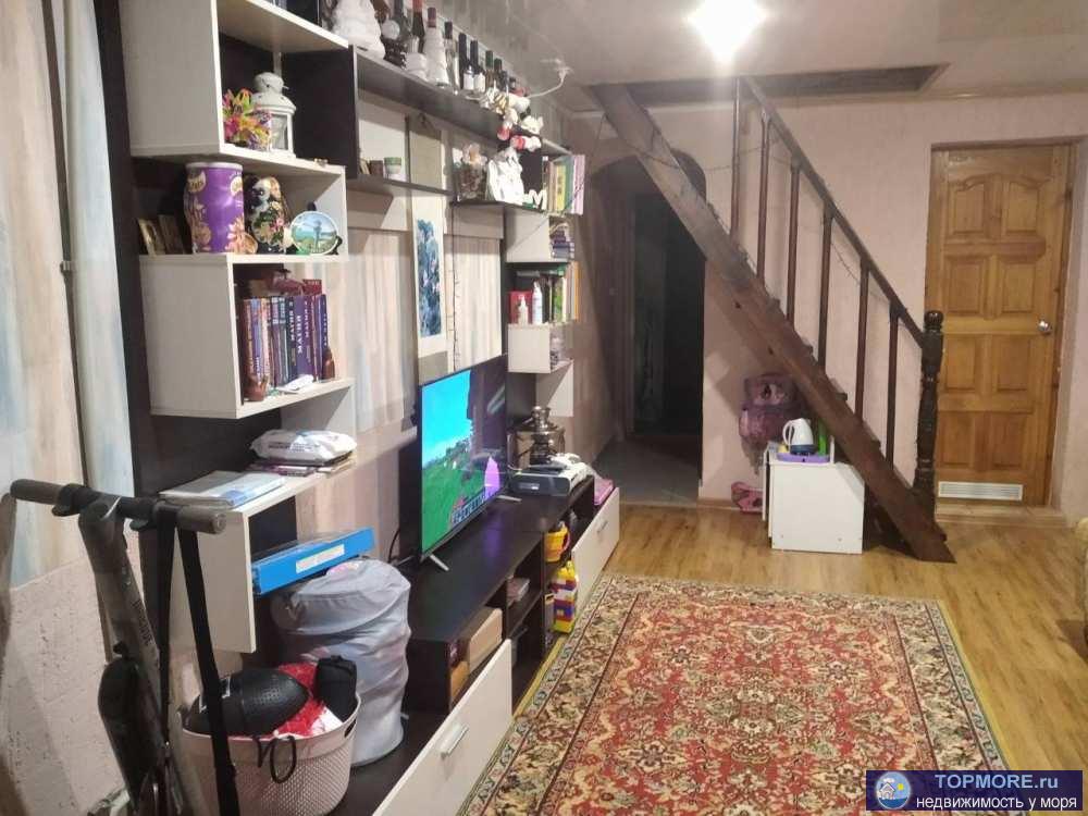 Продажа / Дома и коттеджи, Сочи, улица Гастелло, 5 250 000 р. Лот № 165153. В продаже 2 эт. дом в Адлере, жилой гараж, который находится в Чайсовхозе. Общая площадь - 50 м2, есть...