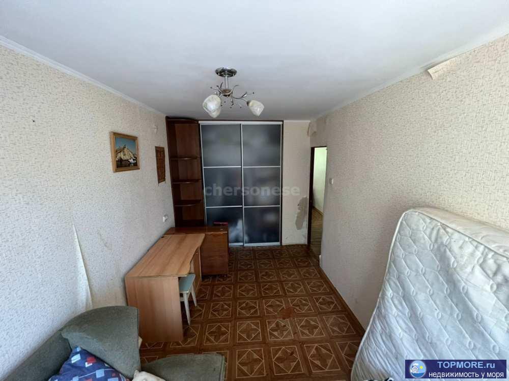  Продается двухкомнатная квартира ( чешка) с удачной планировкой.  Квадратная кухня, широкий коридор, раздельный... - 2
