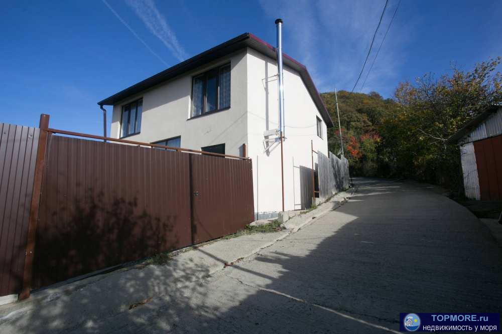 Лот № 163973.       Продам большой и качественный блочный дом в Сочи. Площадь 160 м2, участок 5 соток. Выполнен...