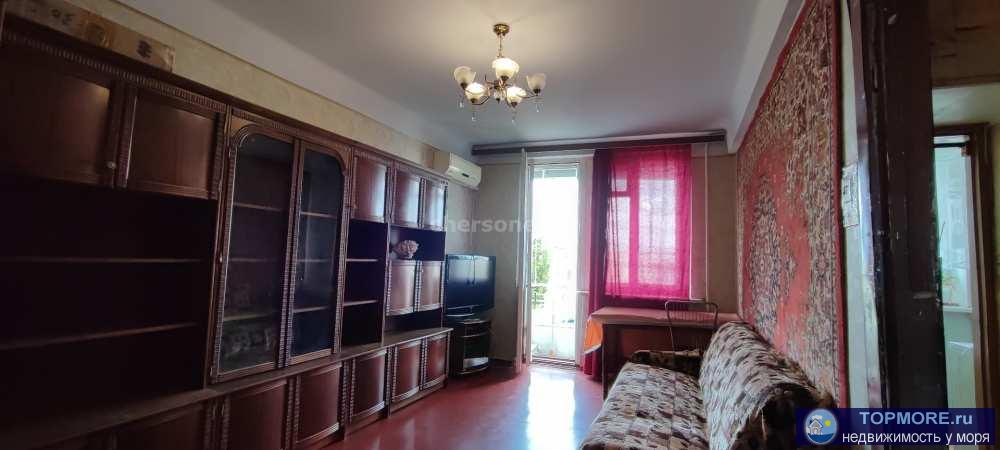 Очень уютная квартира в жилом состоянии. Четвёртый этаж пятиэтажного дома. Изолированные комнаты, с  балконом....