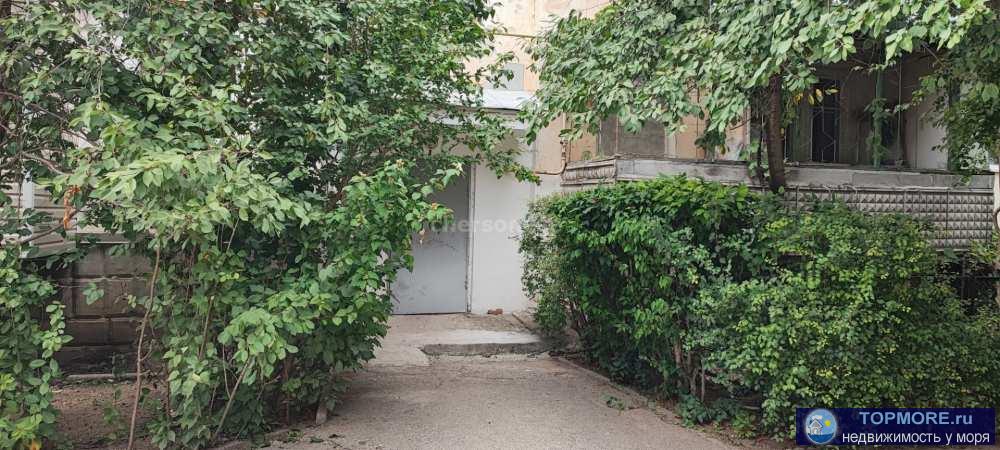 Очень уютная квартира в жилом состоянии. Четвёртый этаж пятиэтажного дома. Изолированные комнаты, с  балконом.... - 1