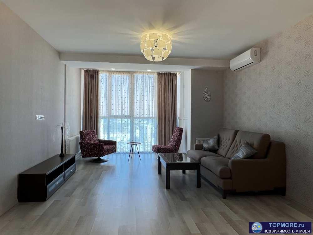 Сдается длительно уютная и чистая 2-х комнатная квартира 70 м2 по адресу Маячная 33.  Квартира очень просторная, в... - 1