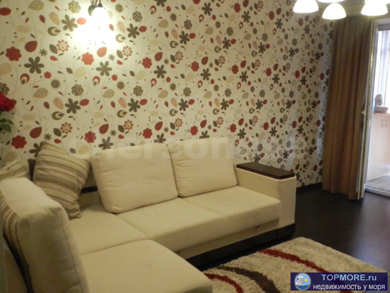 Предлагается к продаже двухкомнатная квартира в центральной части Севастополя.  Квартира светлая, теплая, в cередине... - 2