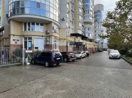 Продам просторную двухкомнатную квартиру 86,2 м2 в г. Севастополе....